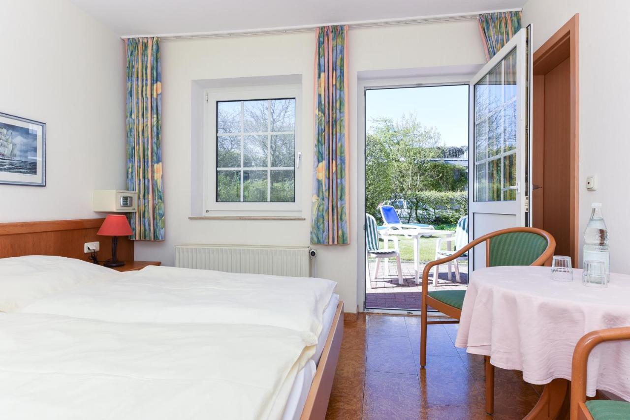 Hotel-Pension Stoertebeker Bensersiel Ngoại thất bức ảnh