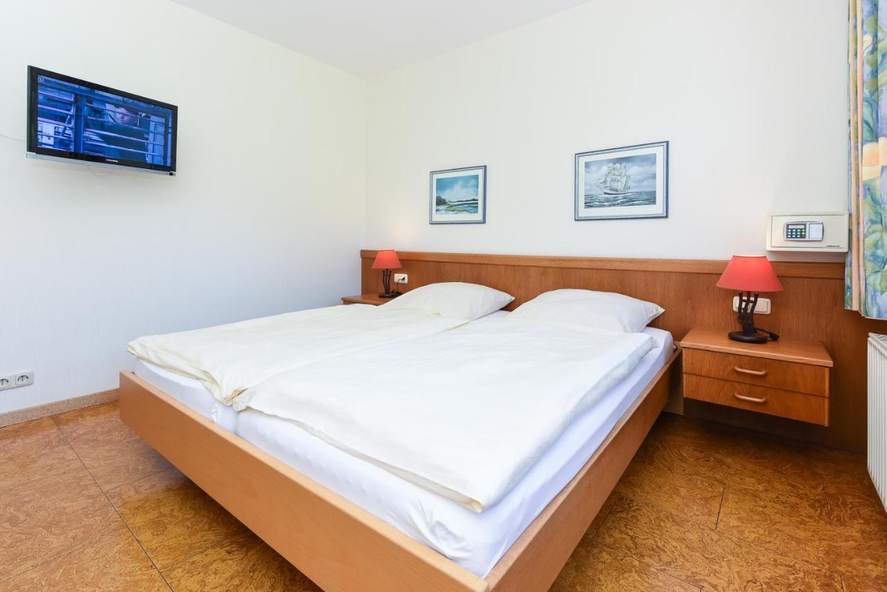 Hotel-Pension Stoertebeker Bensersiel Ngoại thất bức ảnh