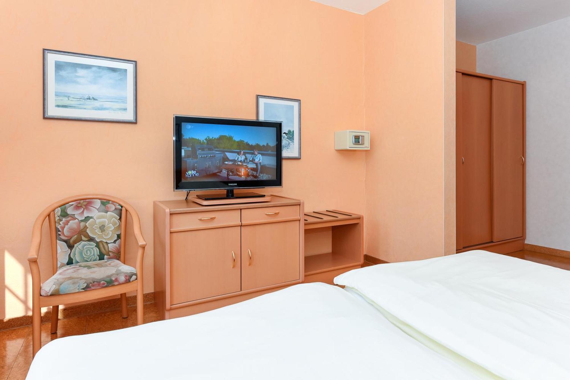 Hotel-Pension Stoertebeker Bensersiel Ngoại thất bức ảnh